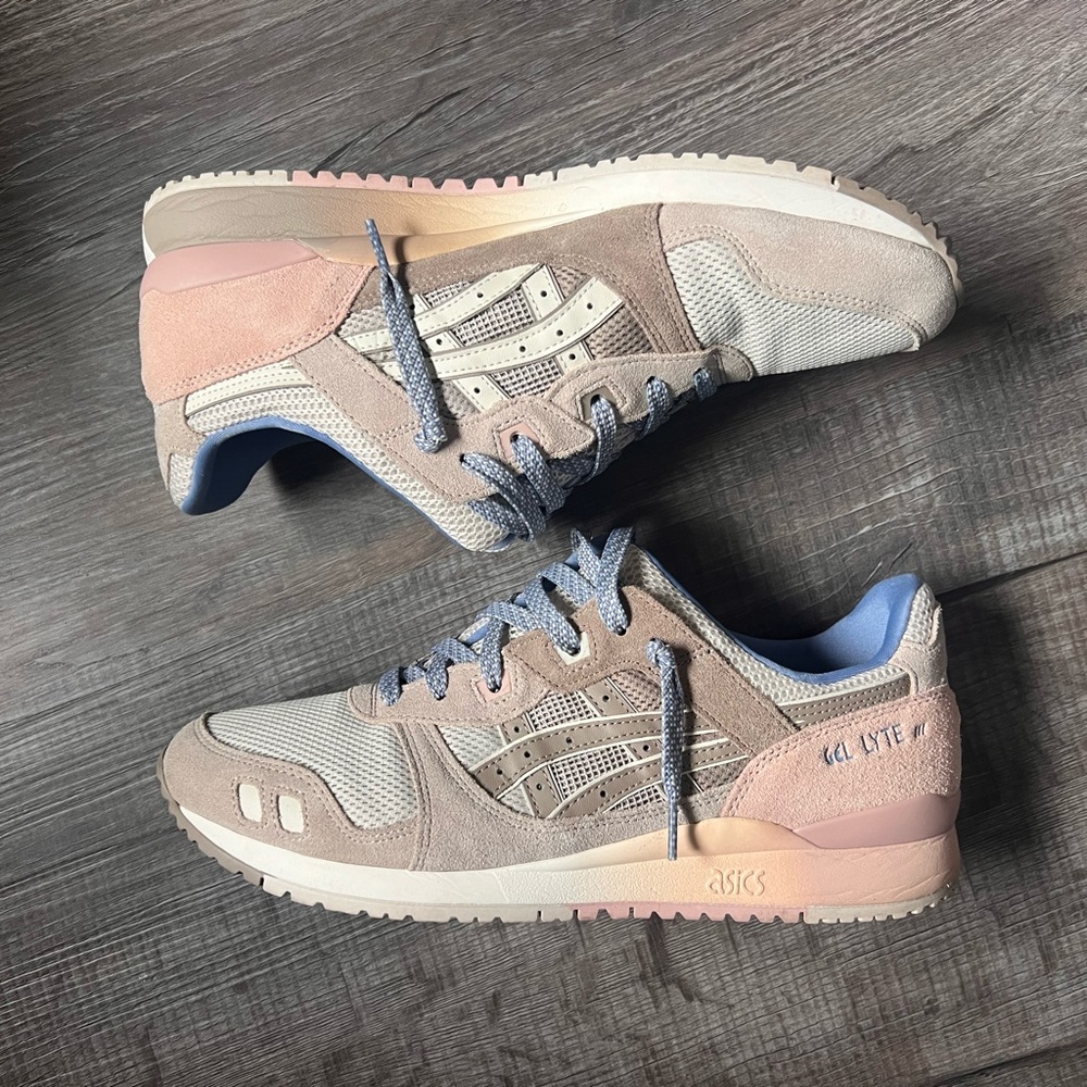 ASICS